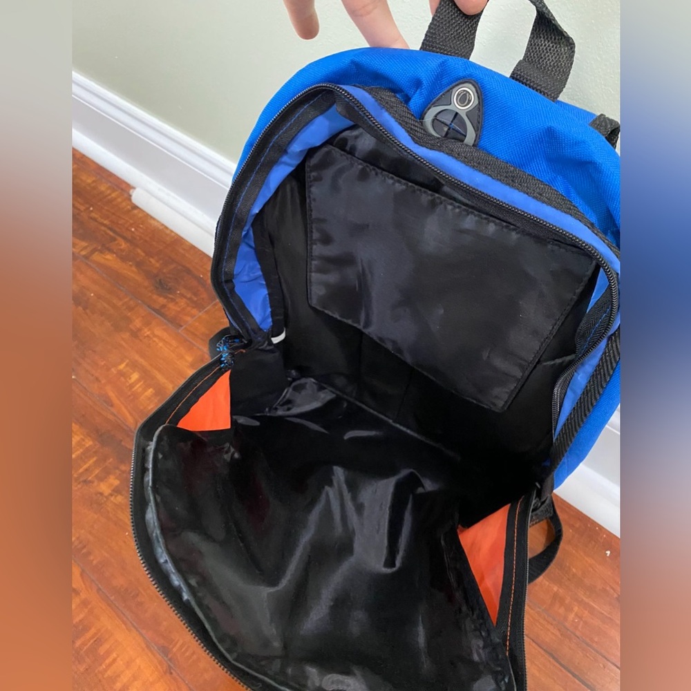 Small backpack - Picture 3 of 3